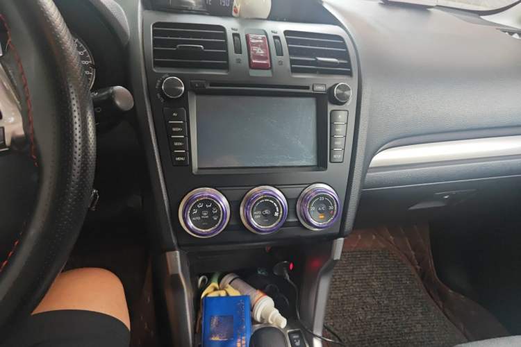 Used Subaru Forester 2014 2.5i Automatic Elite Edition Audio And AC Panel
