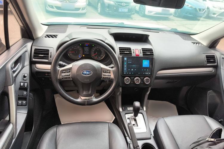 Used Subaru Forester 2014 2.5i Automatic Elite Edition Center Console
