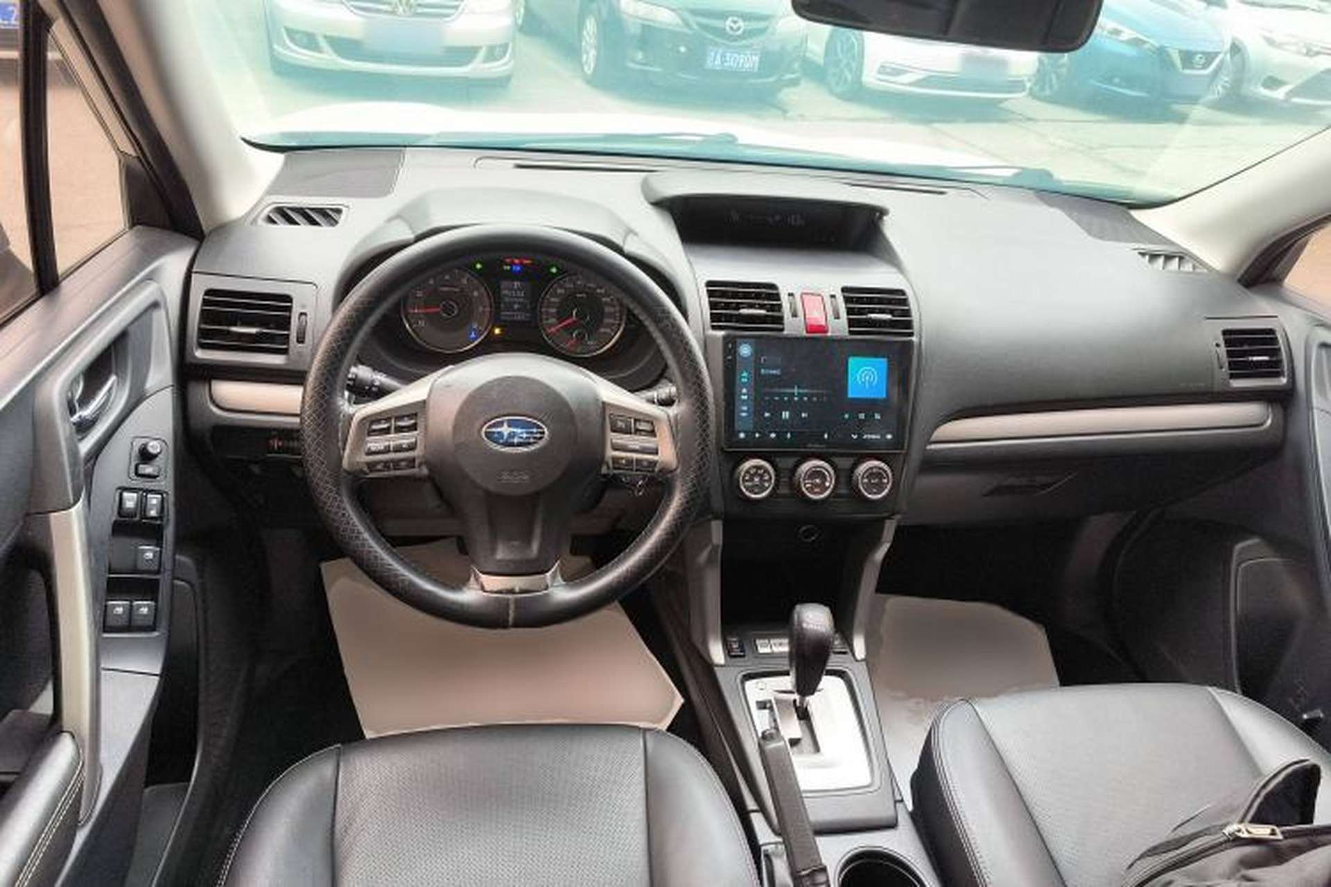 Used Subaru Forester 2014 2.5i Automatic Elite Edition Center Console