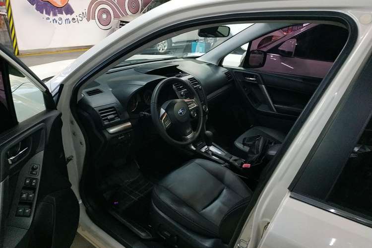 Used Subaru Forester 2014 2.0i Automatic Luxury Edition Driver Seat