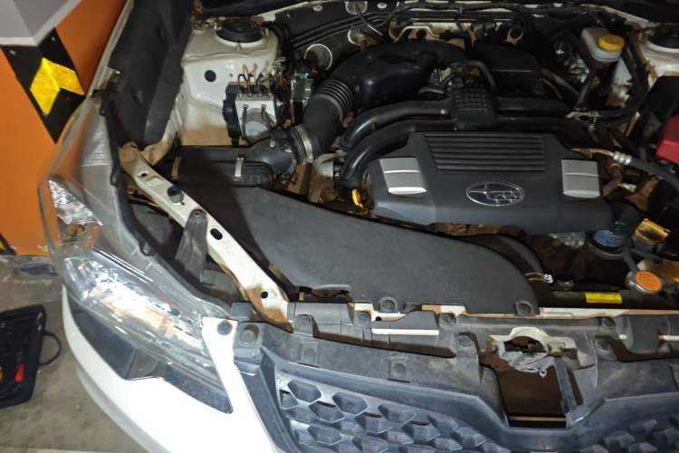 Used Subaru Forester 2014 2.0i Automatic Luxury Edition Engine Bay Right