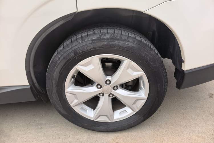 Used Subaru Forester 2014 2.0i Automatic Luxury Edition Exterior 4