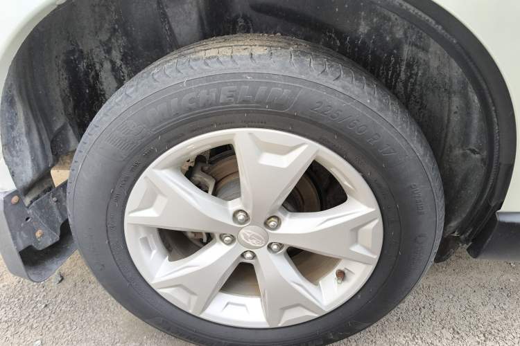 Used Subaru Forester 2014 2.5i Automatic Elite Edition Exterior 4