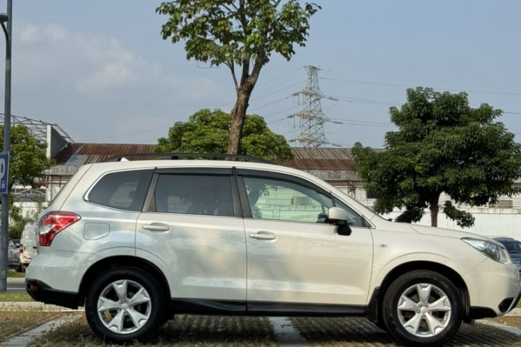 Used Subaru Forester 2014 2.0i Manual Luxury Edition Exterior 4