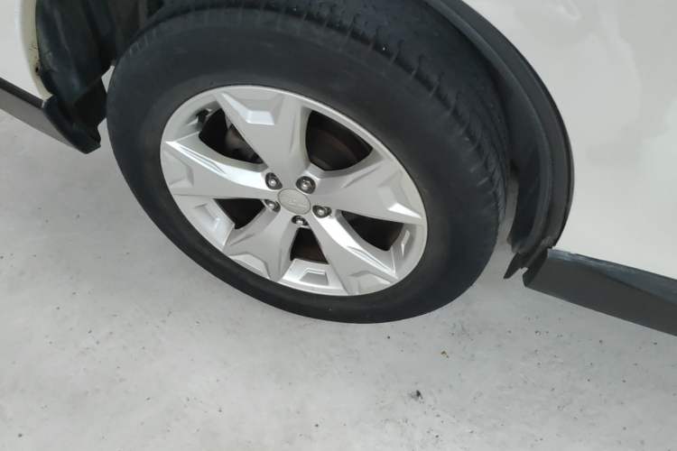 Used Subaru Forester 2014 2.5i Automatic Elite Edition Exterior 5
