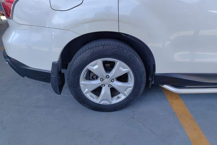 Used Subaru Forester 2014 2.5i Automatic Elite Edition Exterior 5