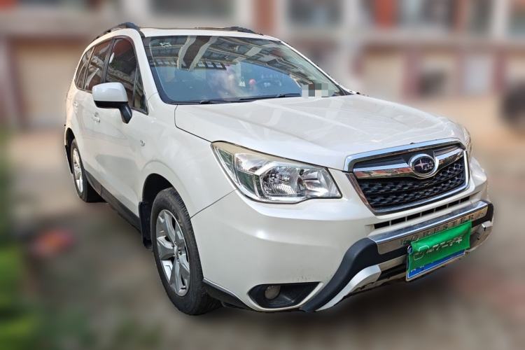 Used Subaru Forester 2014 2.0i Automatic Luxury Edition Front Right 45 Deg