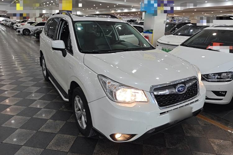 Used Subaru Forester 2014 2.0i Automatic Luxury Edition Front Right 45 Deg