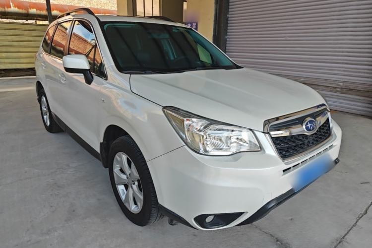 Used Subaru Forester 2014 2.0i Automatic Luxury Edition Front Right 45 Deg