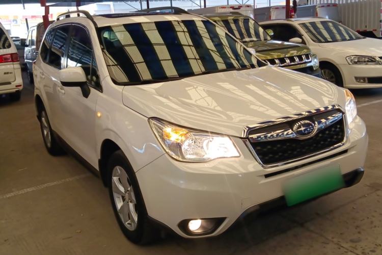 Used Subaru Forester 2014 2.0i Automatic Luxury Edition Front Right 45 Deg