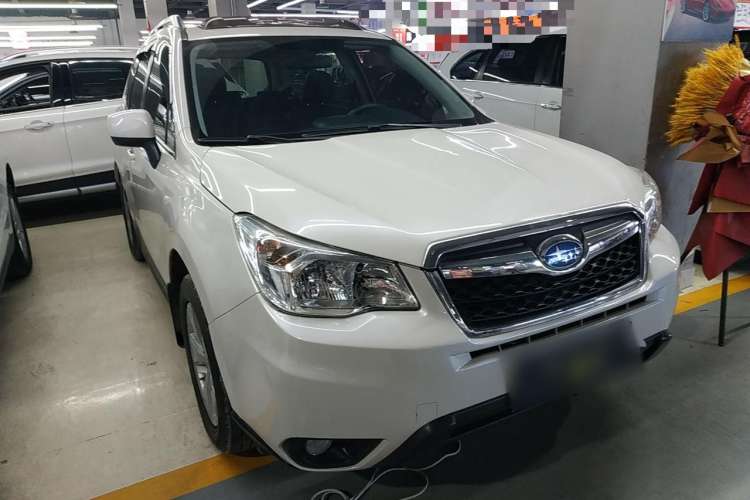 Used Subaru Forester 2014 2.0i Automatic Luxury Edition Front Right 45 Deg