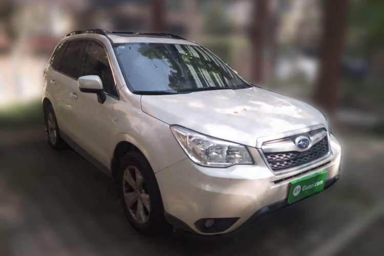 Used Subaru Forester 2014 2.0i Automatic Luxury Edition Front Right 45 Deg
