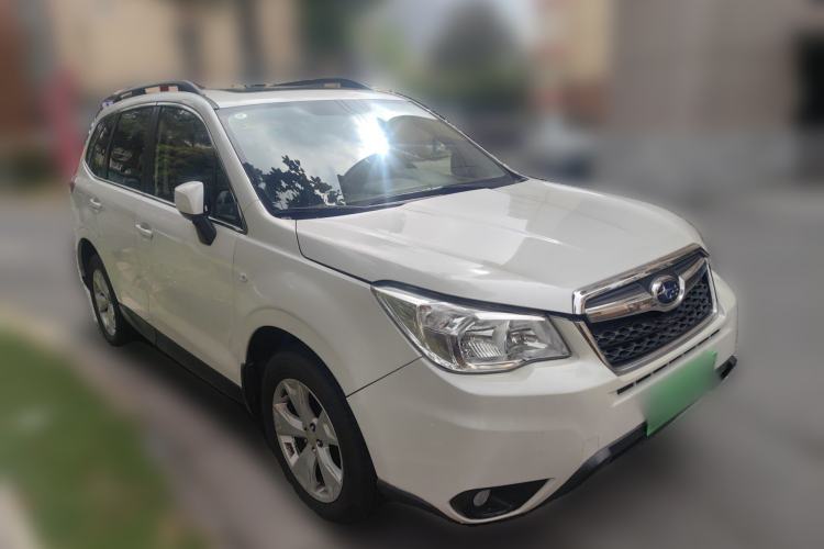 Used Subaru Forester 2014 2.0i Automatic Luxury Edition Front Right 45 Deg