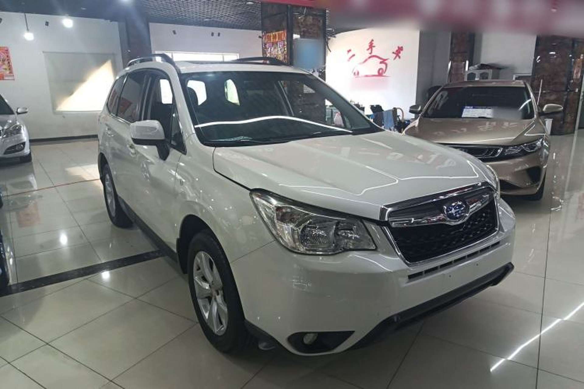Used Subaru Forester 2014 2.0i Automatic Luxury Edition Front Right 45 Deg