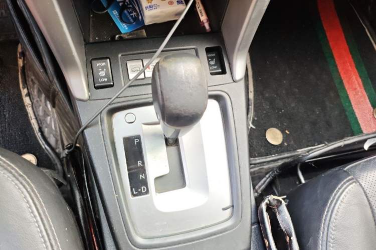 Used Subaru Forester 2014 2.0i Automatic Luxury Edition Gear Lever