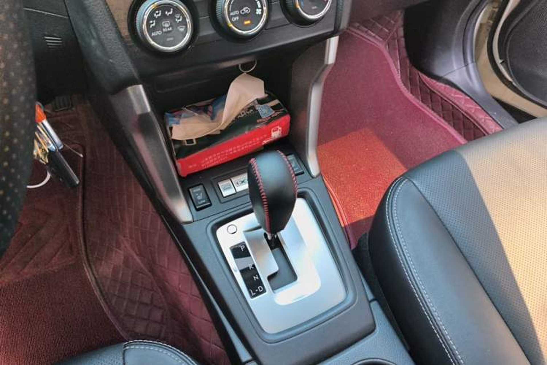 Used Subaru Forester 2014 2.0i Automatic Luxury Edition Gear Lever