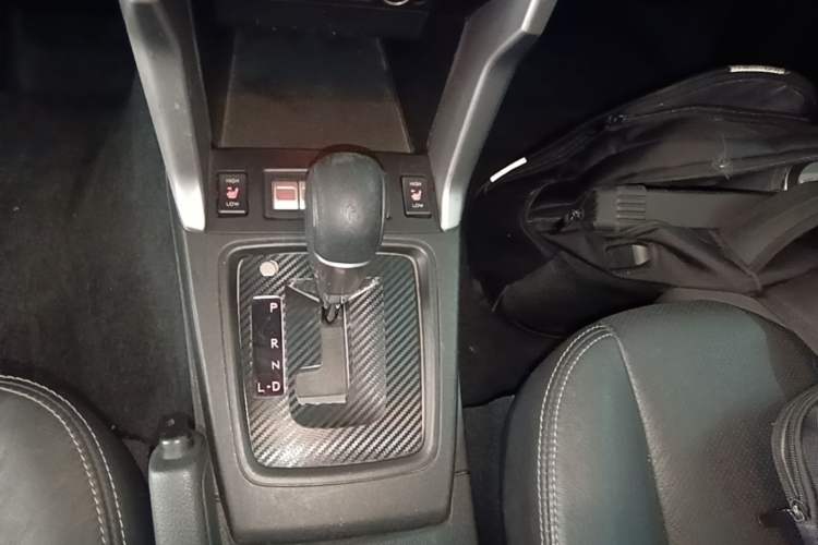 Used Subaru Forester 2014 2.5i Automatic Elite Edition Gear Lever