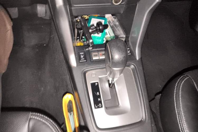Used Subaru Forester 2014 2.5i Automatic Elite Edition Gear Lever