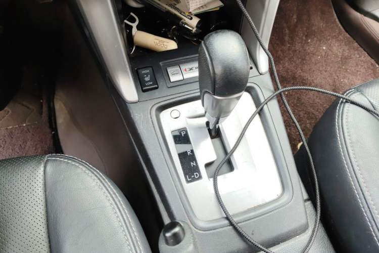 Used Subaru Forester 2014 2.5i Automatic Elite Edition Gear Lever
