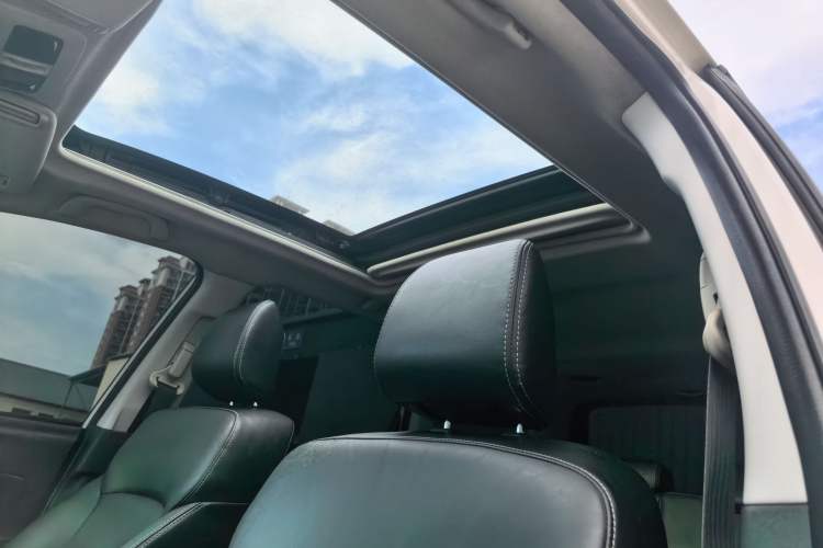 Used Subaru Forester 2014 2.0i Automatic Luxury Edition Headliner
