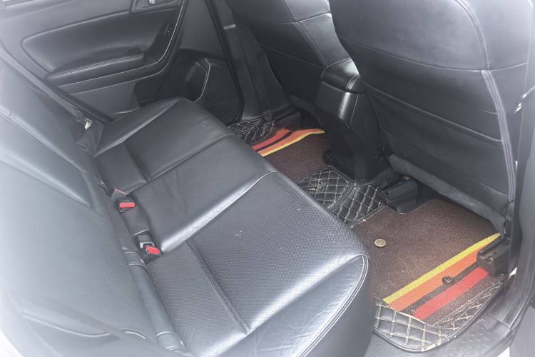 Used Subaru Forester 2014 2.0i Automatic Luxury Edition Interior 2
