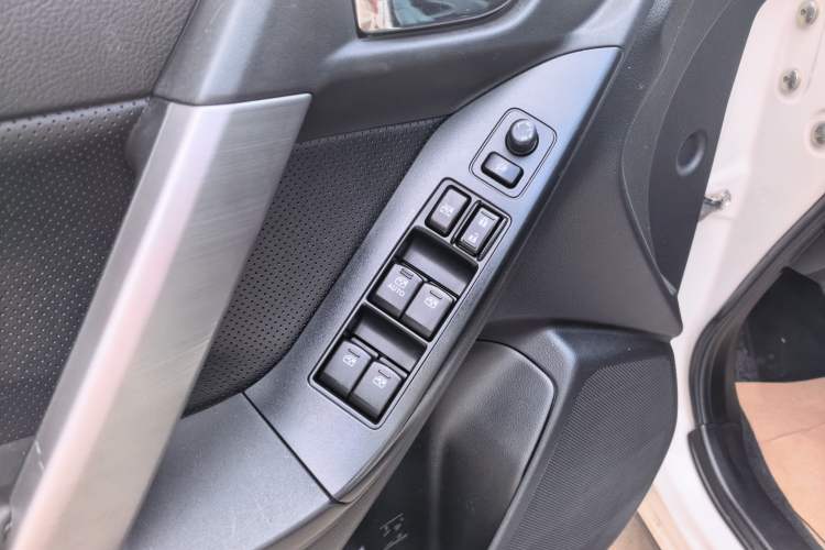 Used Subaru Forester 2014 2.0i Automatic Luxury Edition Interior 2