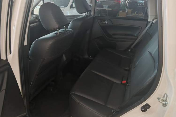 Used Subaru Forester 2014 2.0i Automatic Luxury Edition Interior 2