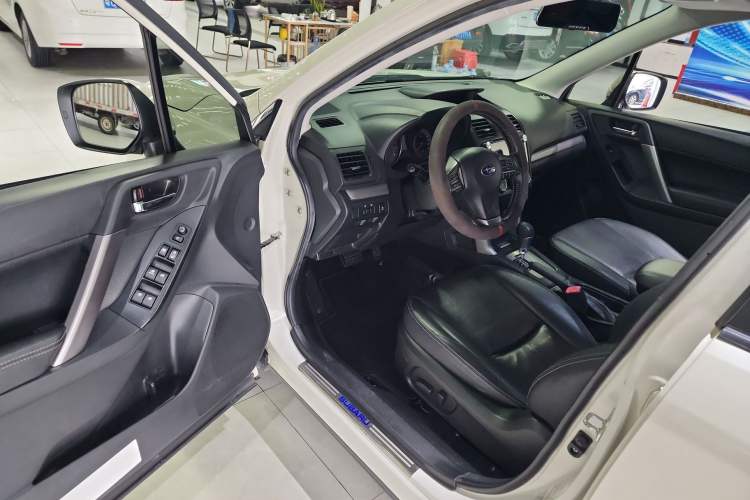 Used Subaru Forester 2014 2.5i Automatic Elite Edition Interior 2