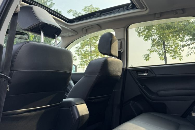 Used Subaru Forester 2014 2.0i Manual Luxury Edition Interior 2