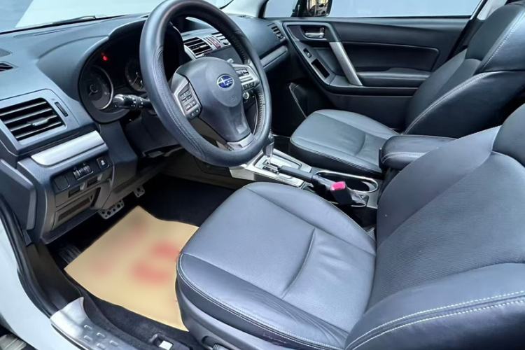 Used Subaru Forester 2014 2.0i Automatic Luxury Edition Interior 2