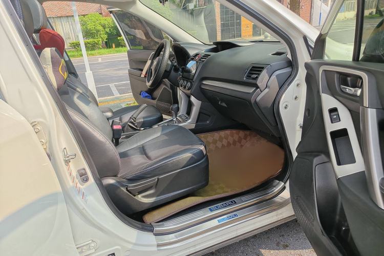 Used Subaru Forester 2014 2.0i Automatic Luxury Edition Interior 3