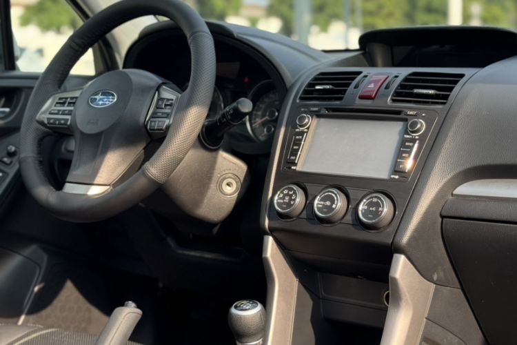 Used Subaru Forester 2014 2.0i Manual Luxury Edition Interior 4