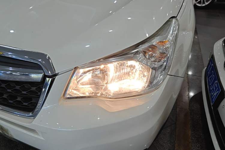 Used Subaru Forester 2014 2.0i Automatic Luxury Edition Left Front Headlight