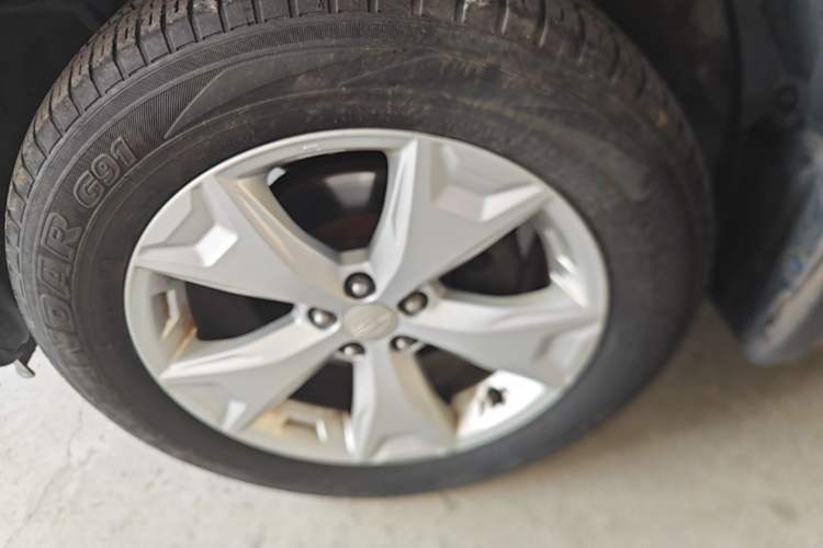 Used Subaru Forester 2014 2.0i Automatic Luxury Edition Left Front Wheel Hub