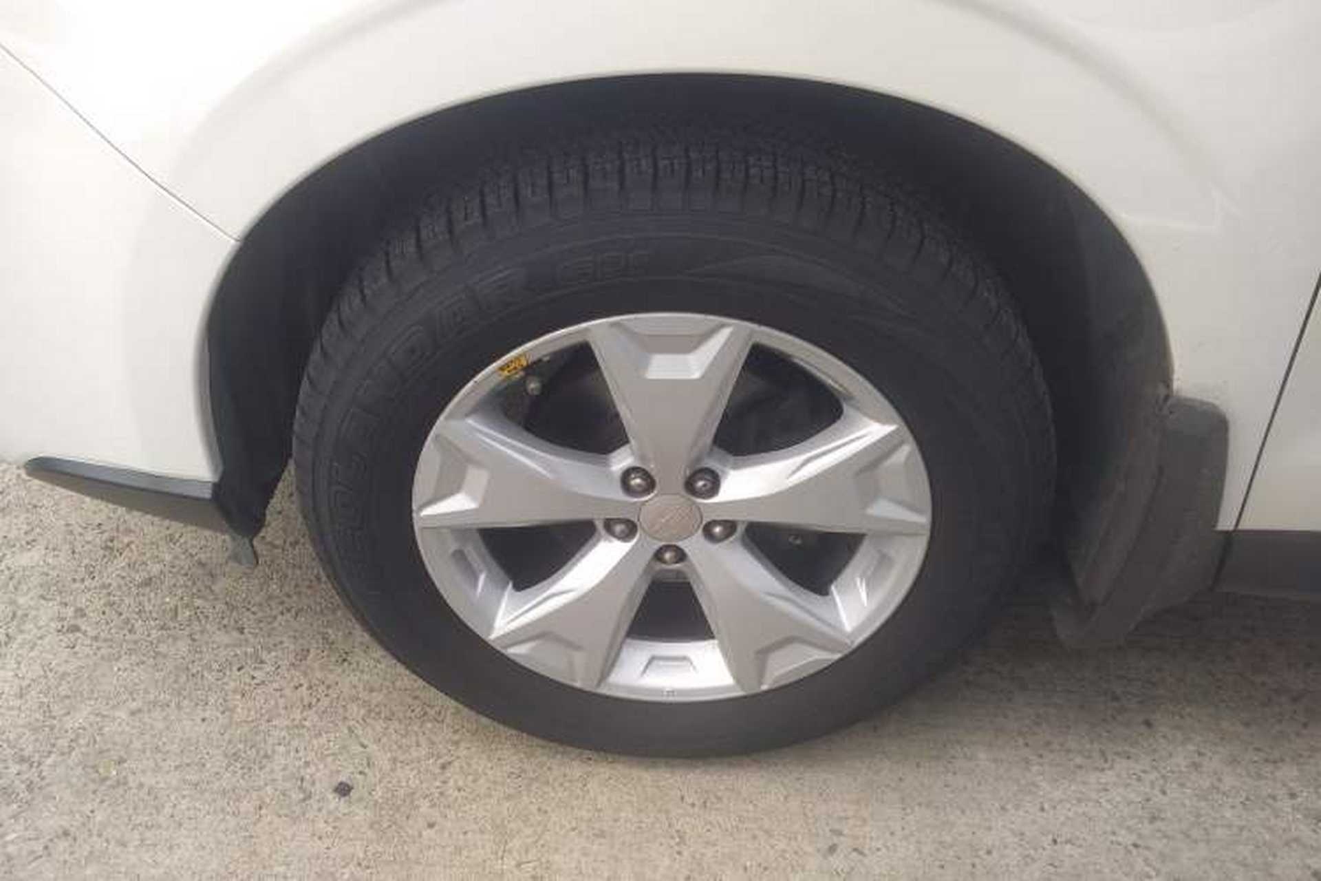 Used Subaru Forester 2014 2.5i Automatic Elite Edition Left Front Wheel Hub