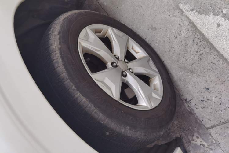 Used Subaru Forester 2014 2.5i Automatic Elite Edition Left Front Wheel Hub