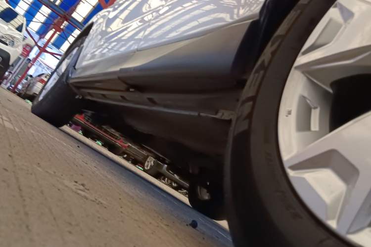 Used Subaru Forester 2014 2.0i Automatic Luxury Edition Left Side Sill