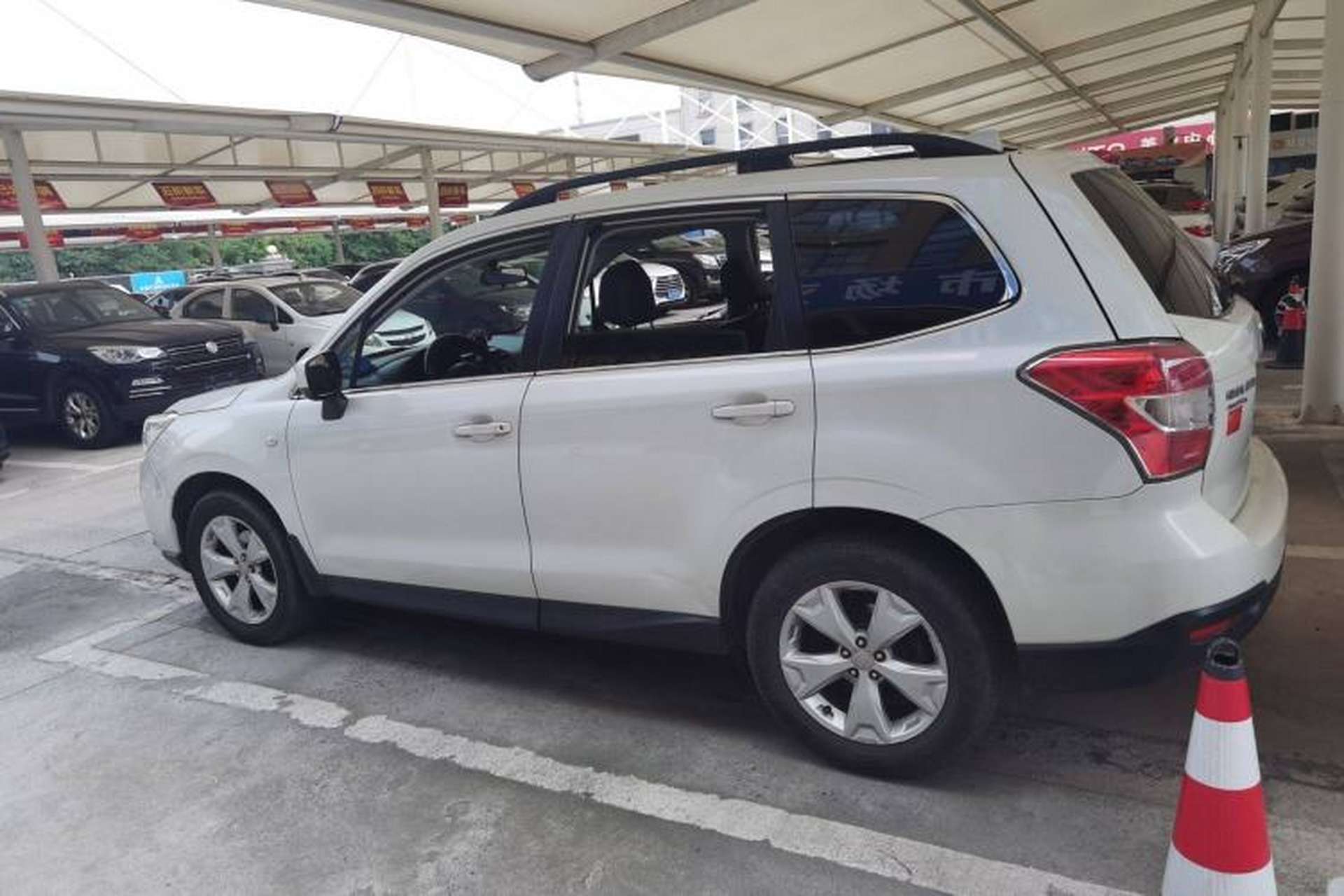 Used Subaru Forester 2014 2.5i Automatic Elite Edition Left Side