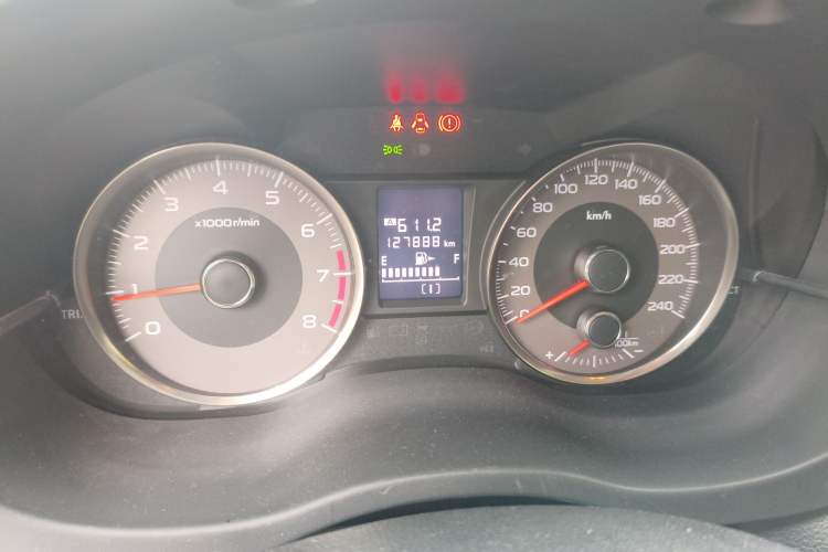 Used Subaru Forester 2014 2.0i Manual Luxury Edition Odometer Close Up