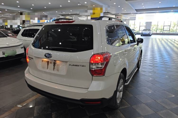 Used Subaru Forester 2014 2.0i Automatic Luxury Edition Rear Right 45 Deg