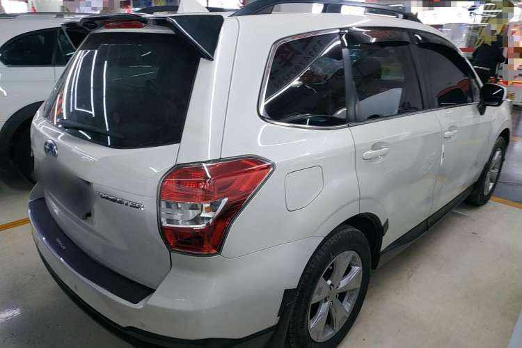 Used Subaru Forester 2014 2.0i Automatic Luxury Edition Rear Right 45 Deg