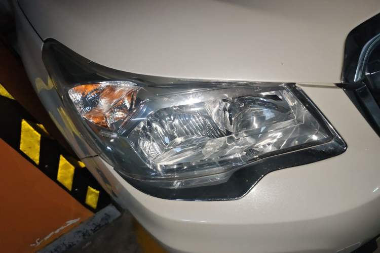 Used Subaru Forester 2014 2.0i Automatic Luxury Edition Right Front Headlight