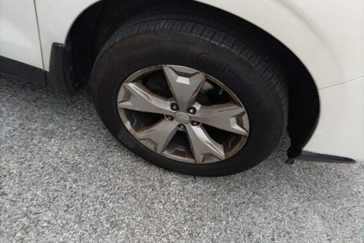 Used Subaru Forester 2014 2.5i Automatic Elite Edition Right Front Wheel Hub