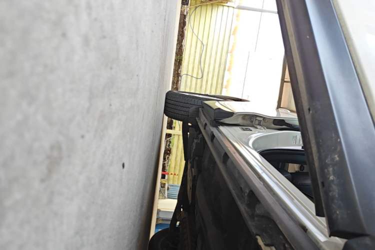 Used Subaru Forester 2014 2.0i Automatic Luxury Edition Right Side Sill
