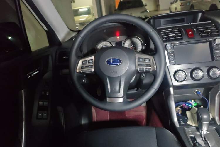 Used Subaru Forester 2014 2.0i Automatic Luxury Edition Steering Wheel