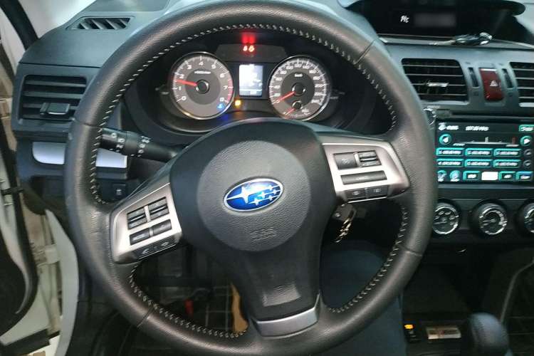 Used Subaru Forester 2014 2.0i Automatic Luxury Edition Steering Wheel