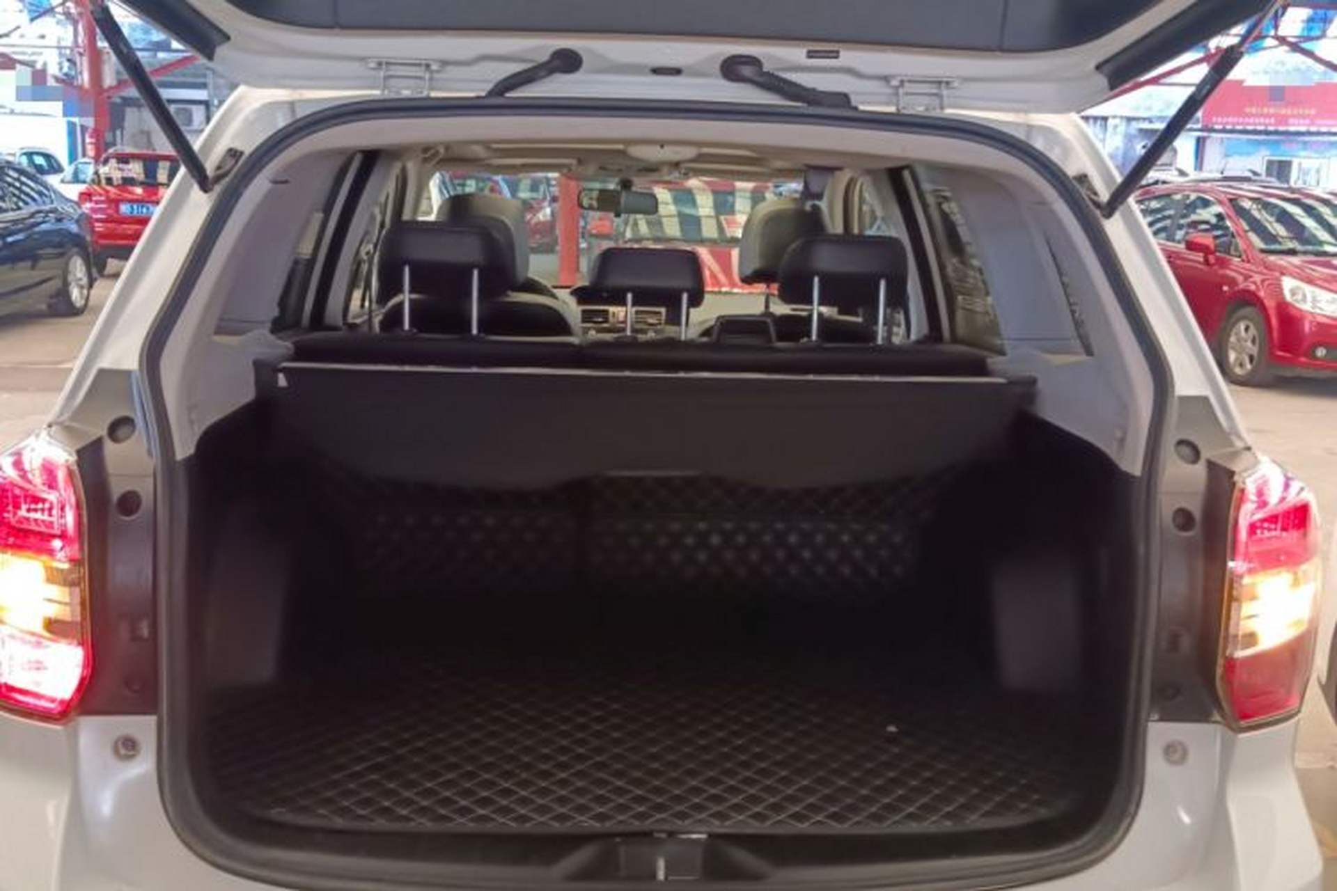 Used Subaru Forester 2014 2.0i Automatic Luxury Edition Trunk