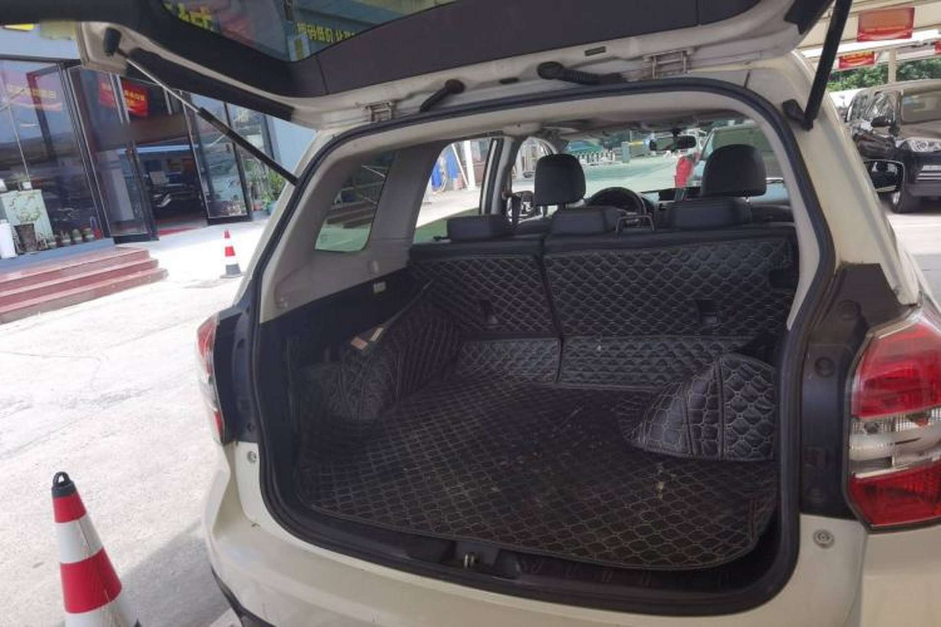 Used Subaru Forester 2014 2.5i Automatic Elite Edition Trunk