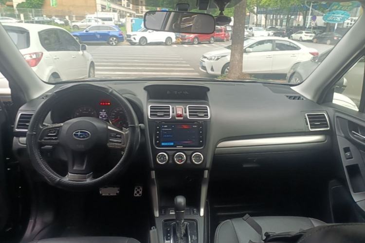 Used Subaru Forester 2015 2.0i Special Edition Commemorative Model Center Console