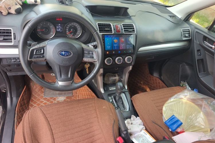Used Subaru Forester 2015 2.0i Special Edition Commemorative Model Center Console